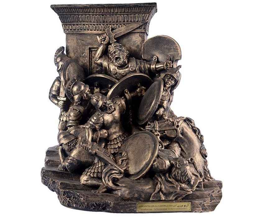 波斯的阿里奥巴尔扎涅斯雕塑 – 波斯指挥官