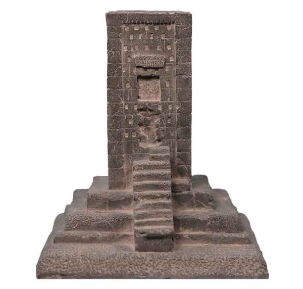 历史性札尔图什特方台 – 琐罗亚斯德方块雕像