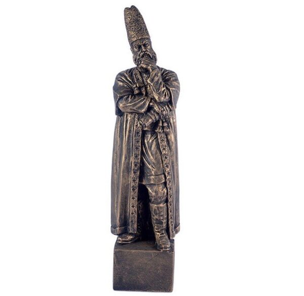 阿米尔·卡比尔雕塑 – 伊朗大臣