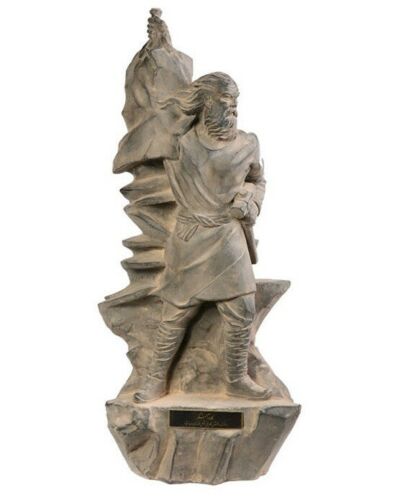 铁匠卡维雕塑 – 伊朗神话人物