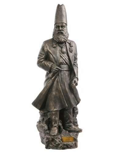 阿米尔·卡比尔雕塑 – 波斯大臣