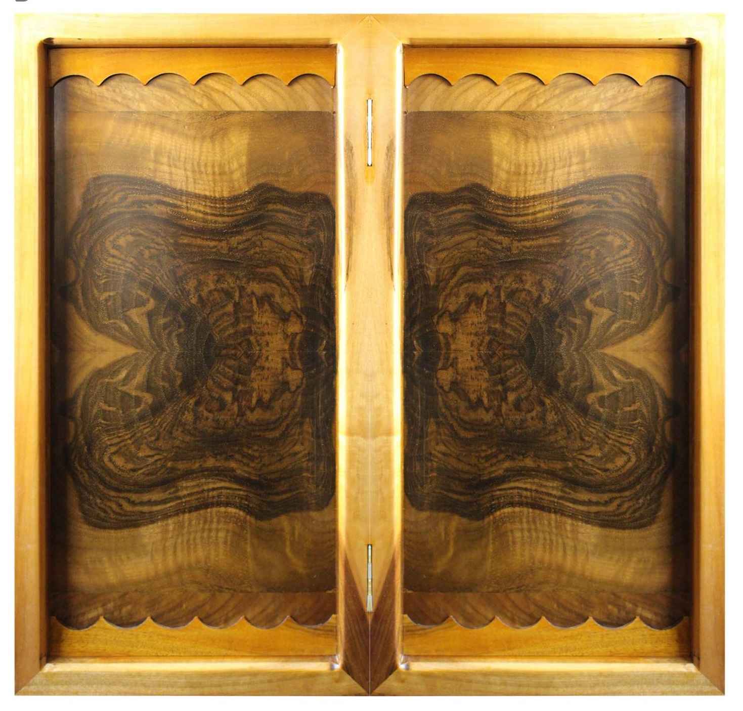 木雕西洋双陆棋盘——波斯文化遗产凤凰主题手工制作