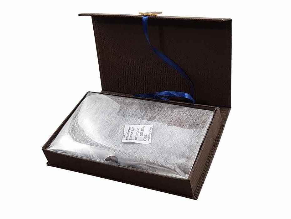 波斯皮革长款钱包 – Farsi Poem 设计