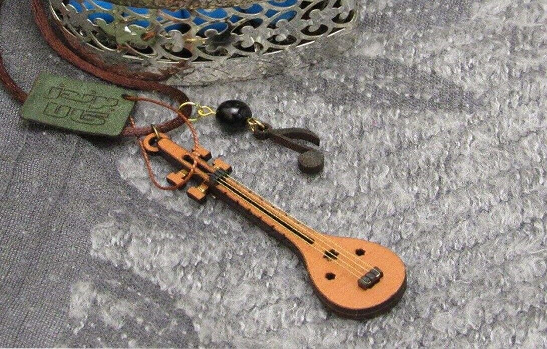 木制项链 – 艺术化波斯 Setar 设计