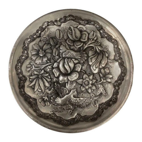 Main image of 波斯装饰性铜雕刻盘 – 花卉与鸟
