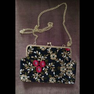 刺绣手拿包 – 花卉图案 Tabasom 款