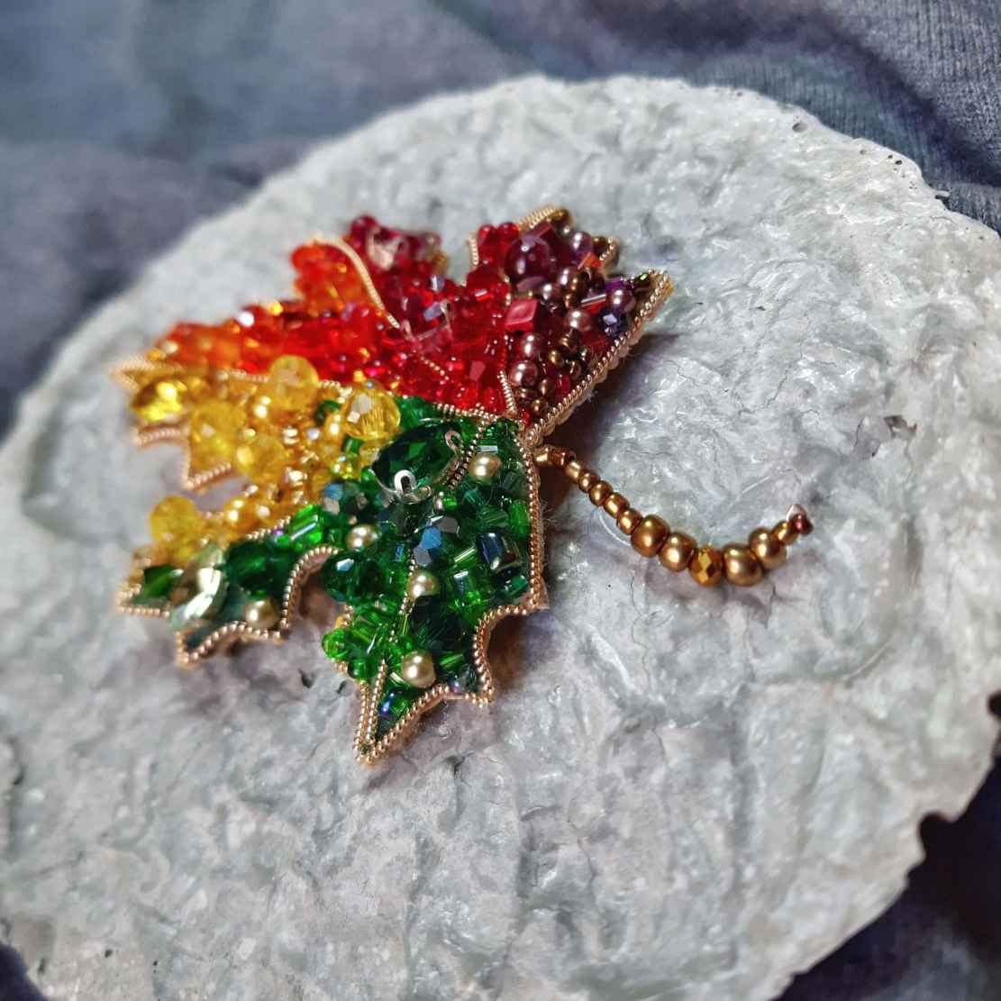 女士串珠胸针别针 – Paizz款