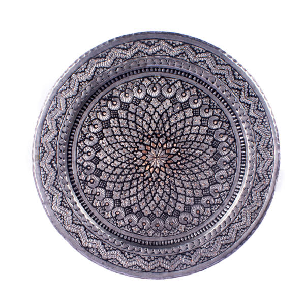 Main image of 手工雕刻波斯铜托盘 – 太阳图案