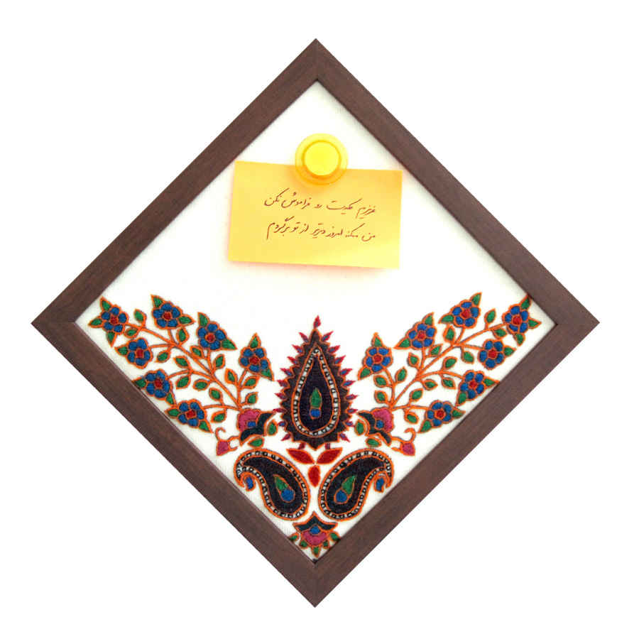 波斯刺绣挂毯 – 带框花卉纺织艺术