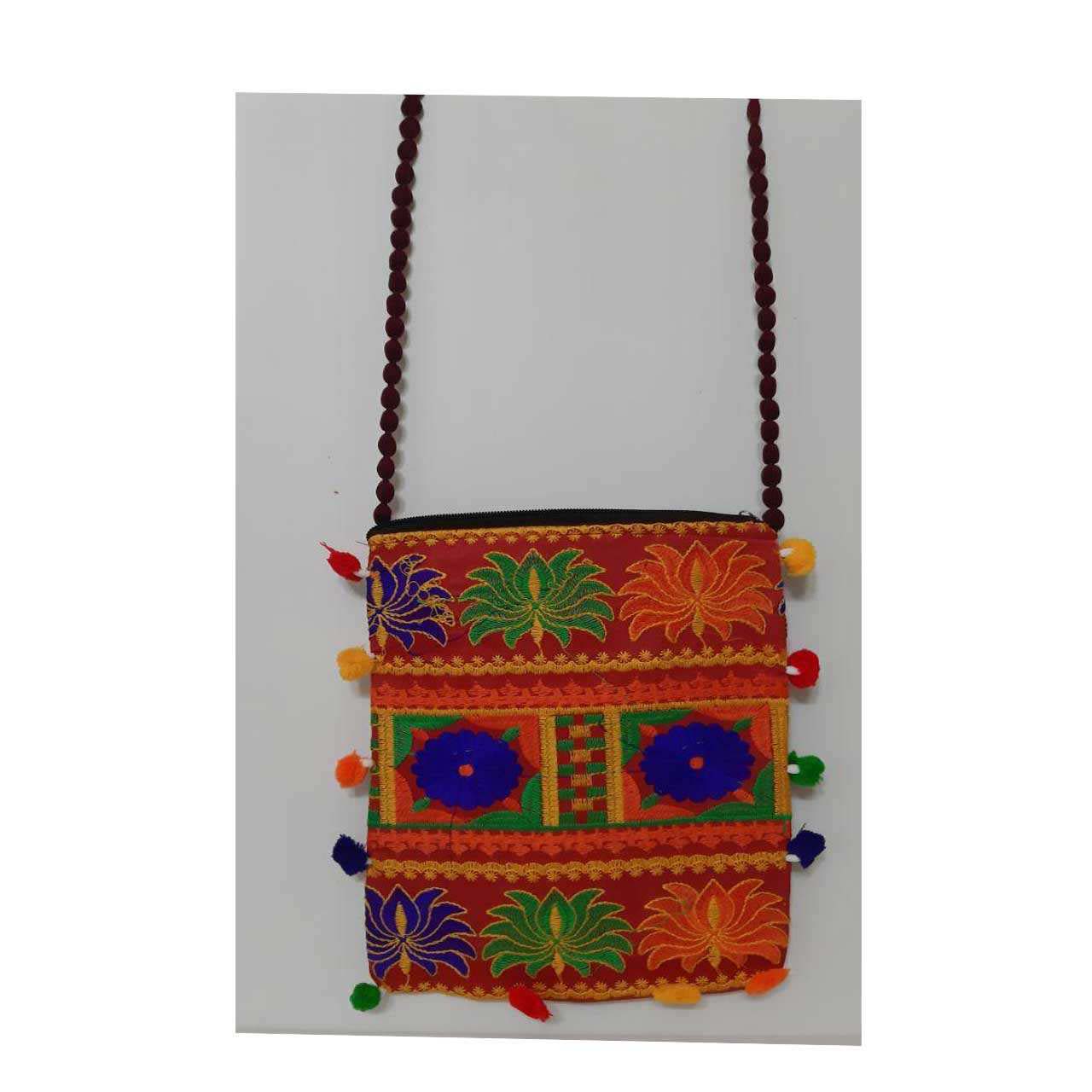 民族风刺绣斜挎包 – Baluchi 款 A24