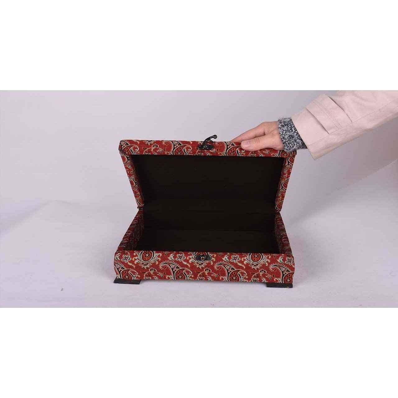 带波斯风格图案的礼品木盒 Termeh 款