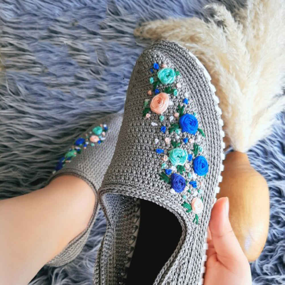 Main image of Giveh 鞋 – 波斯手工透气鞋 花卉款