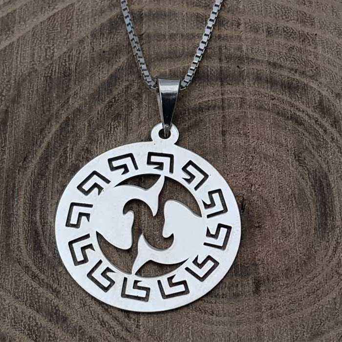 波斯银项链配艺术化 Esfand 符号