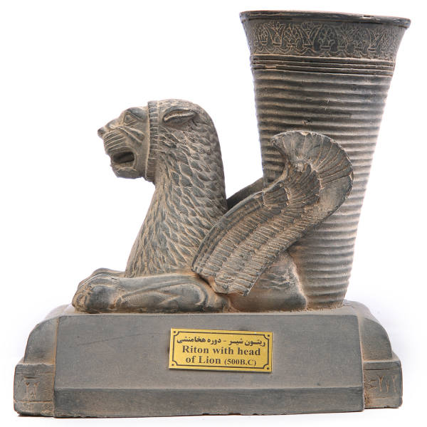 Main image of 历史性伊朗阿契美尼德狮头角杯雕像