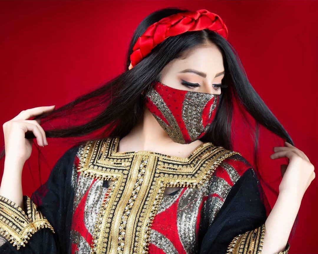 Main image of 手工时尚刺绣女士口罩 – Hasti 款