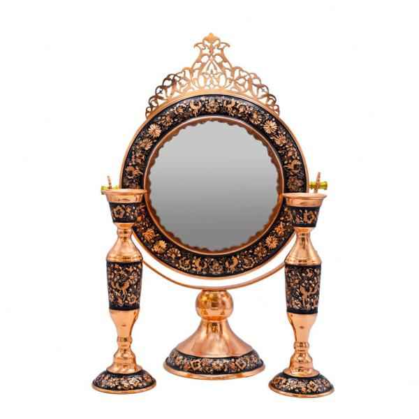 Main image of 雕刻波斯铜镜框与烛台套装 – 刻花工艺