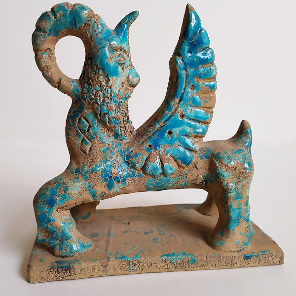 历史性卡玛德努古波斯雕像