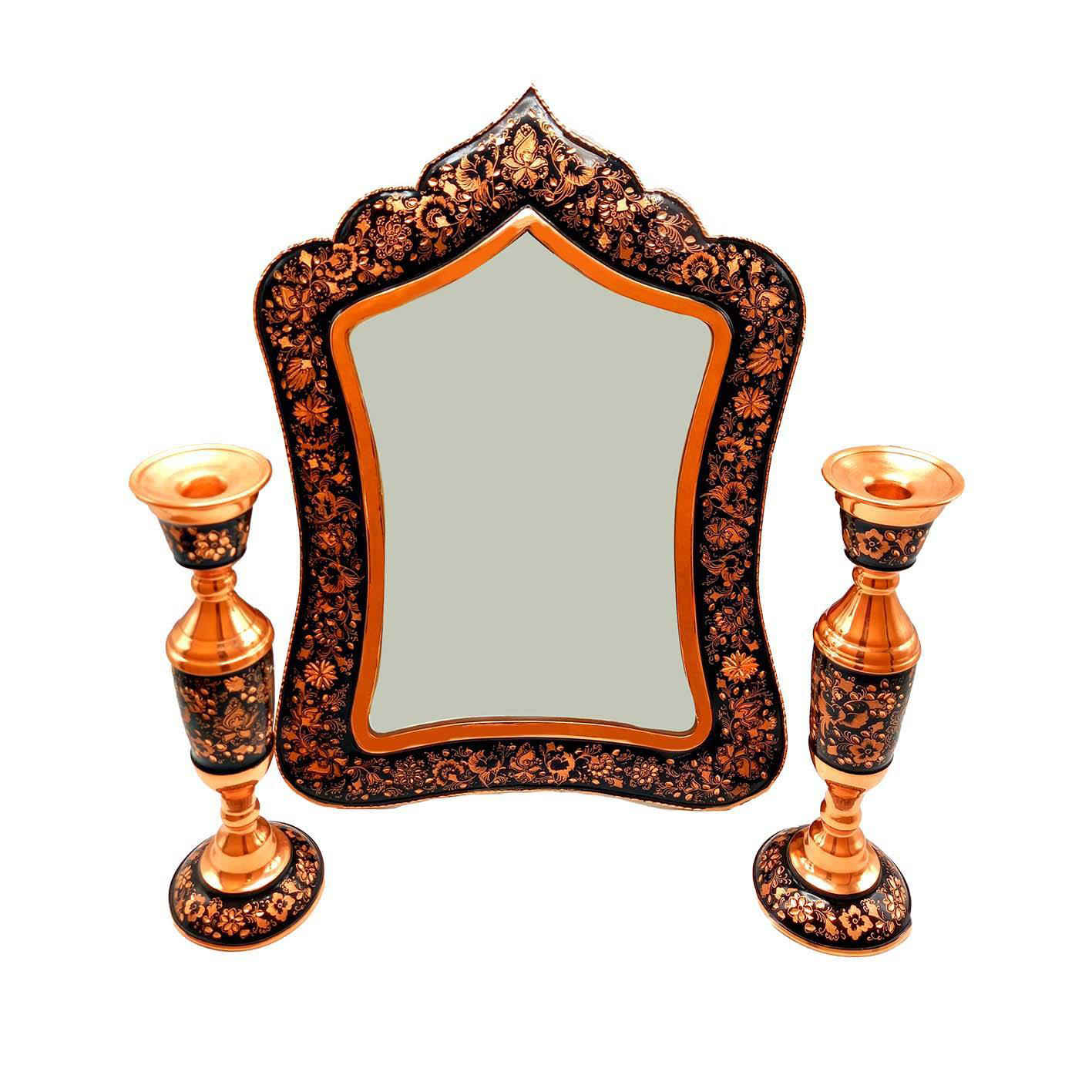 Main image of 波斯雕刻铜质镜框与烛台套装 – 加拉姆扎尼工艺