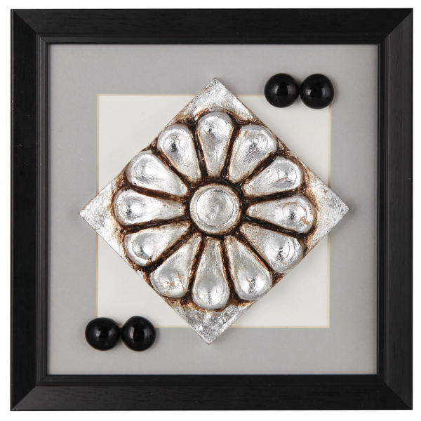 Main image of 装饰性波斯陶瓷艺术 – 莲花款式