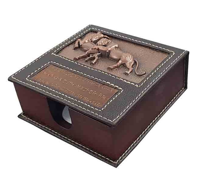 Main image of 桌面便签纸收纳盒 – 木质与皮革，Achaemenid 狮子款