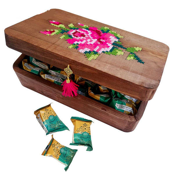 莫扎法里加兹:40%开心果 – 传统玫瑰水牛轧糖