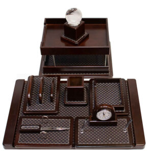 木质办公桌面套装 – 棕色（10件）