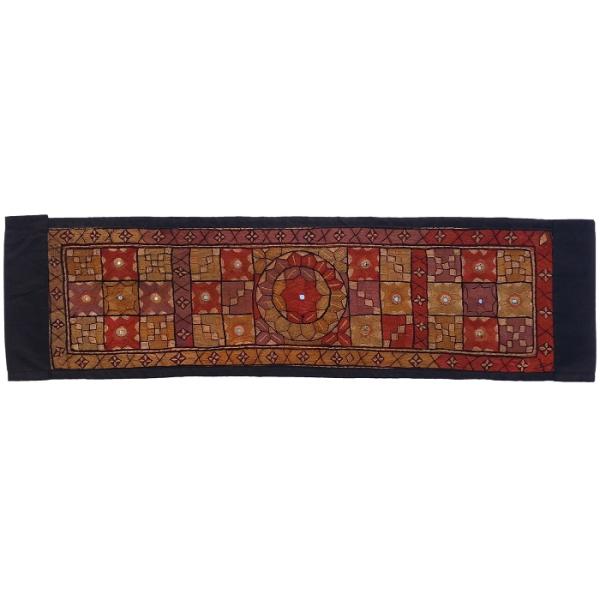 Main image of 手工刺绣桌旗 —— Hanna 款