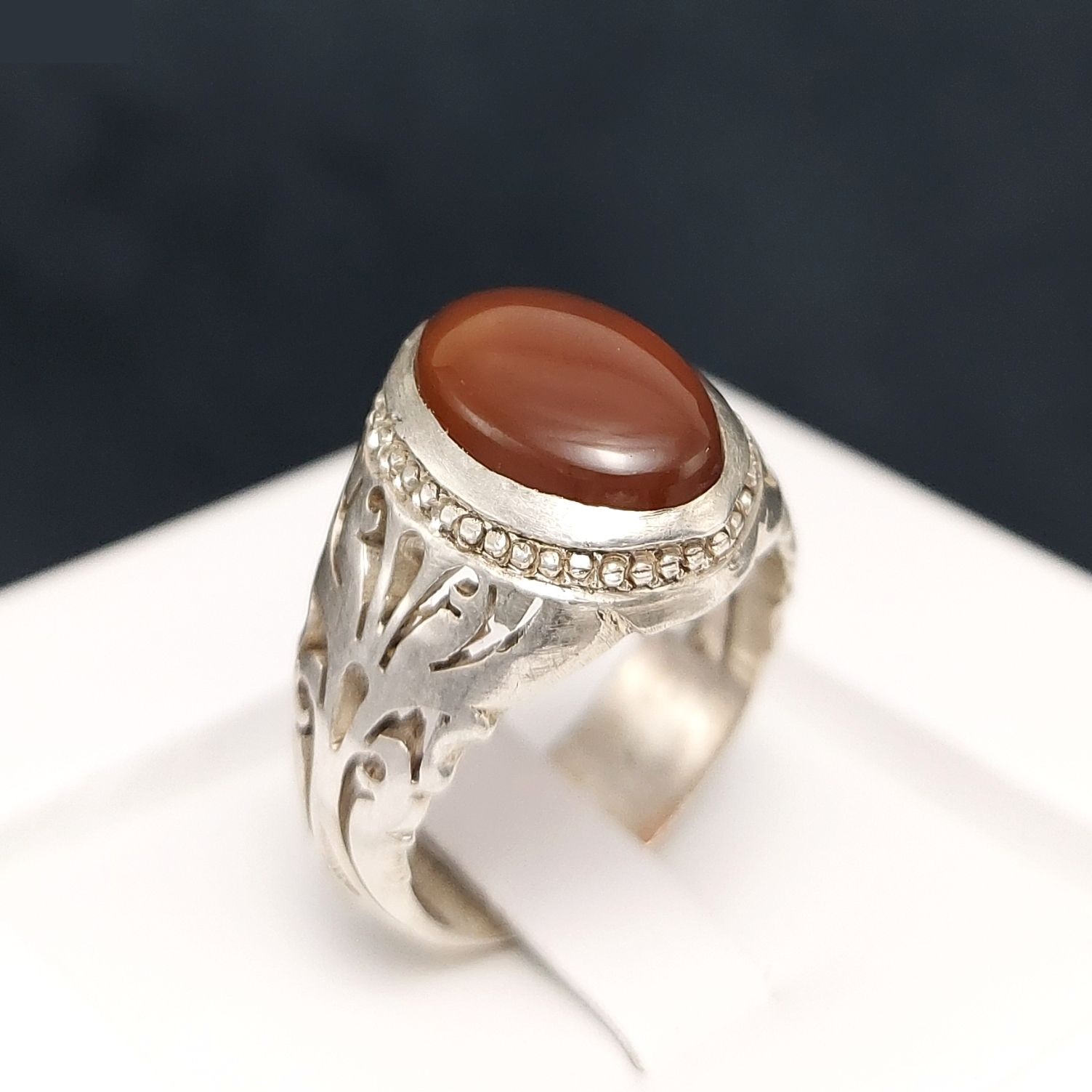 Main image of 波斯男士也门红玛瑙银戒指 – Binesh