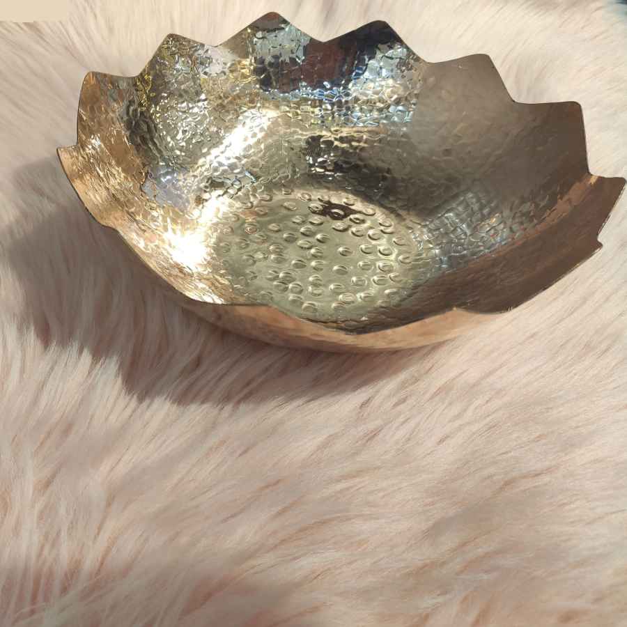 适合盛水果和甜点的波斯铜碗，手工锤制
