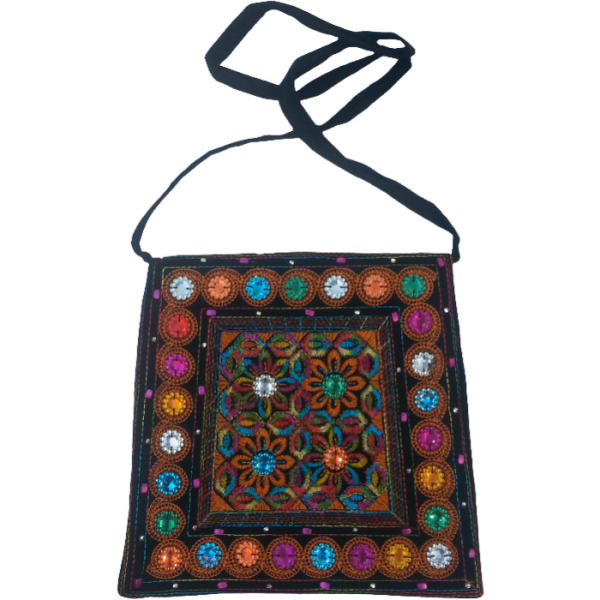 Main image of 民族风刺绣斜挎包 – Baluchi Karen 设计