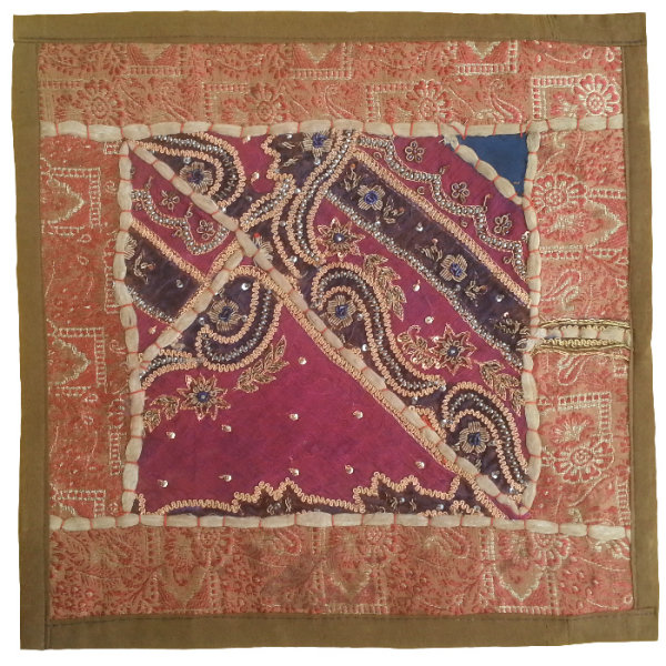 Main image of 刺绣靠垫套 – 紫色苏扎尼设计