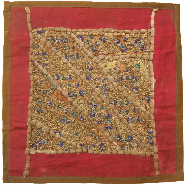 Main image of 刺绣靠垫套 – 红色苏扎尼设计