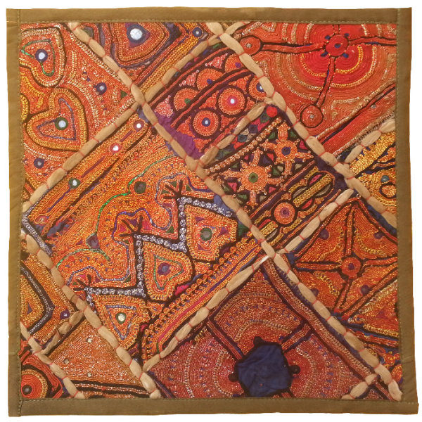 Main image of 刺绣靠垫套 – Diba 苏扎尼设计