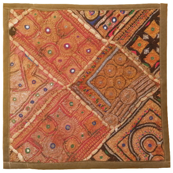 刺绣靠垫套 – Faran 苏扎尼设计