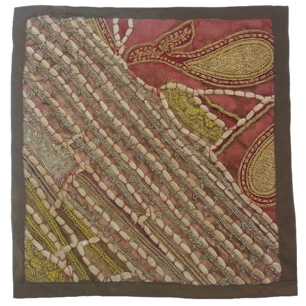 Main image of 刺绣靠垫套 – Mahan 苏扎尼设计