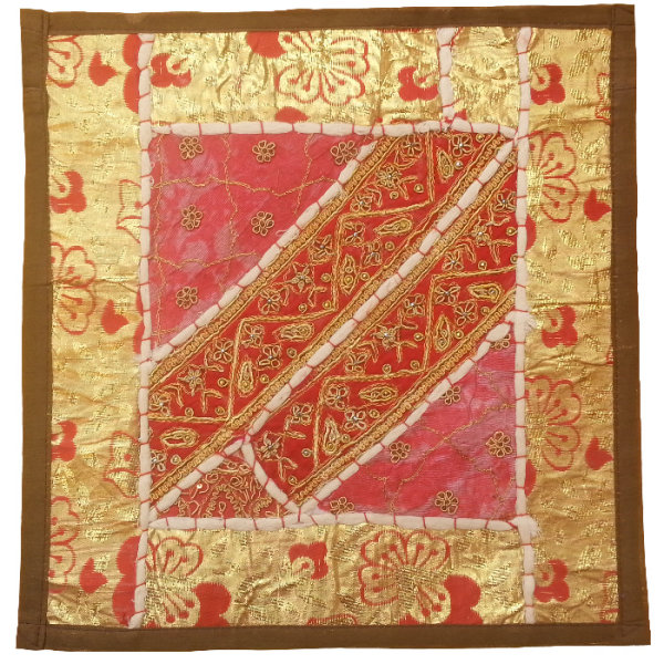 Main image of 刺绣靠垫套 – 红色配金色苏扎尼设计