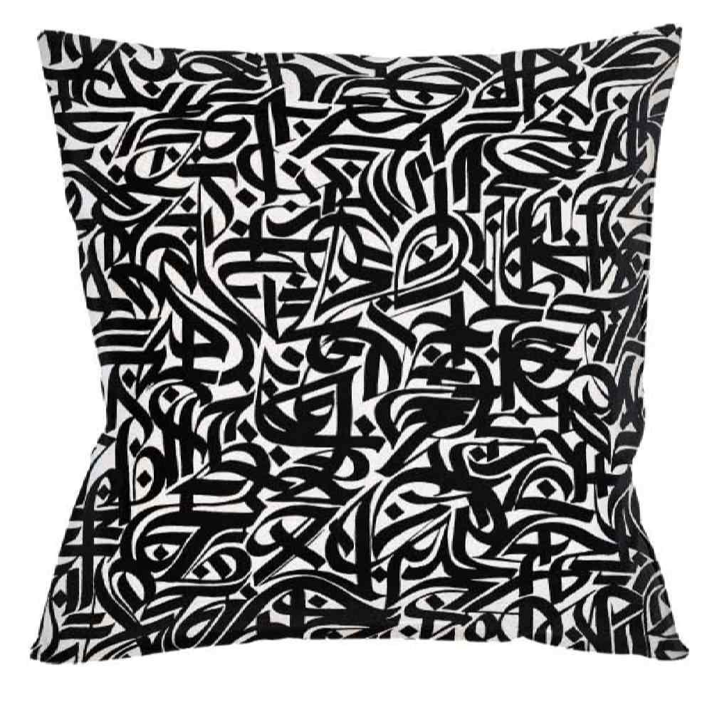 Main image of 波斯天鹅绒靠垫套 – 黑色书法设计（2件套）