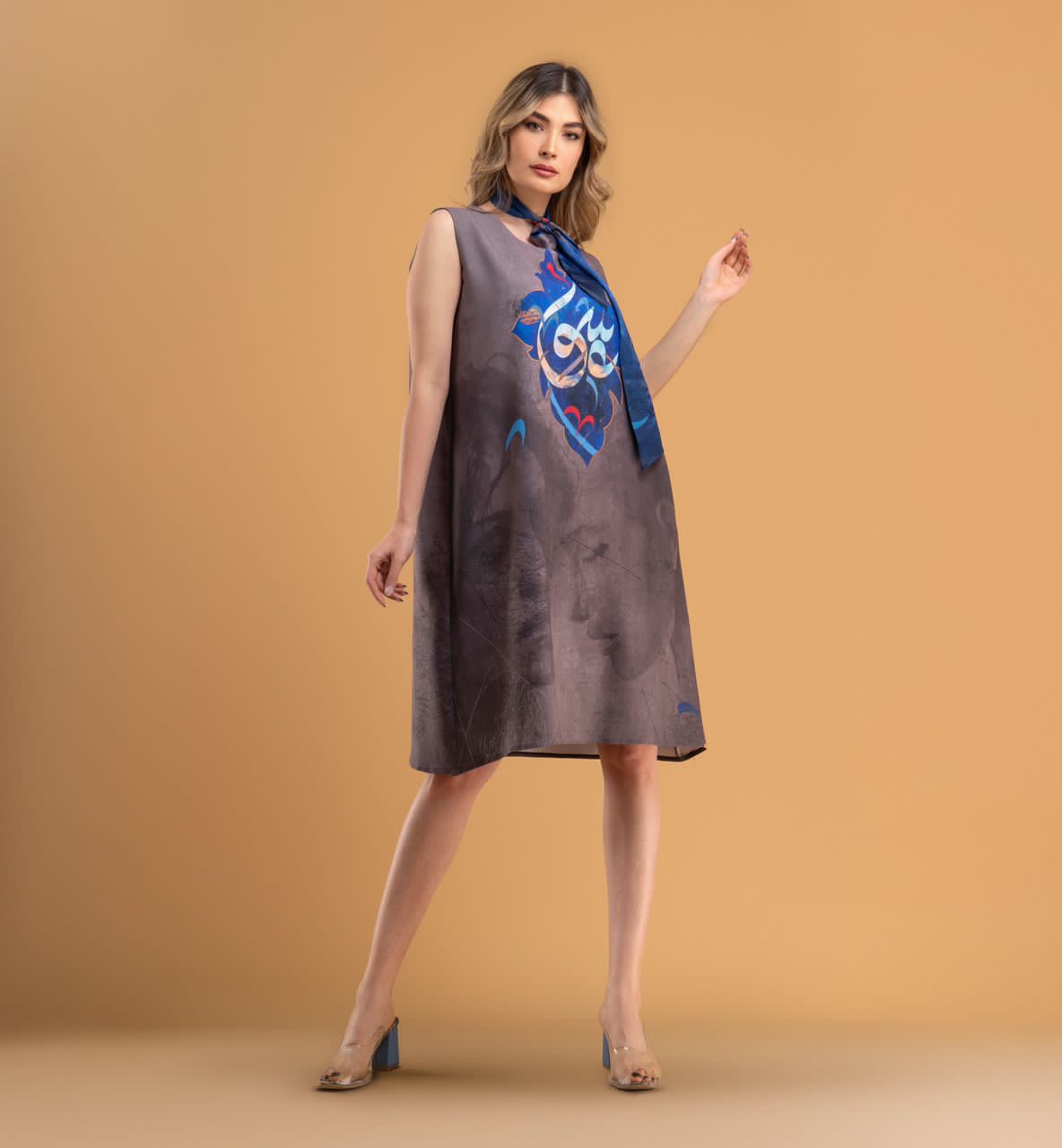 Main image of 宽松衬衫与围巾套装 Afagh款