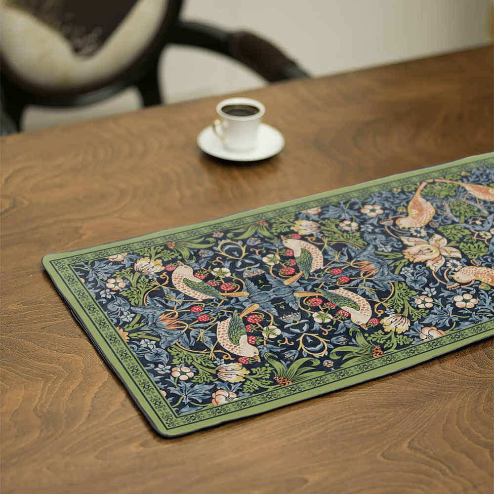 Main image of 波斯典雅绿色丝绒桌旗 —— Arash 款