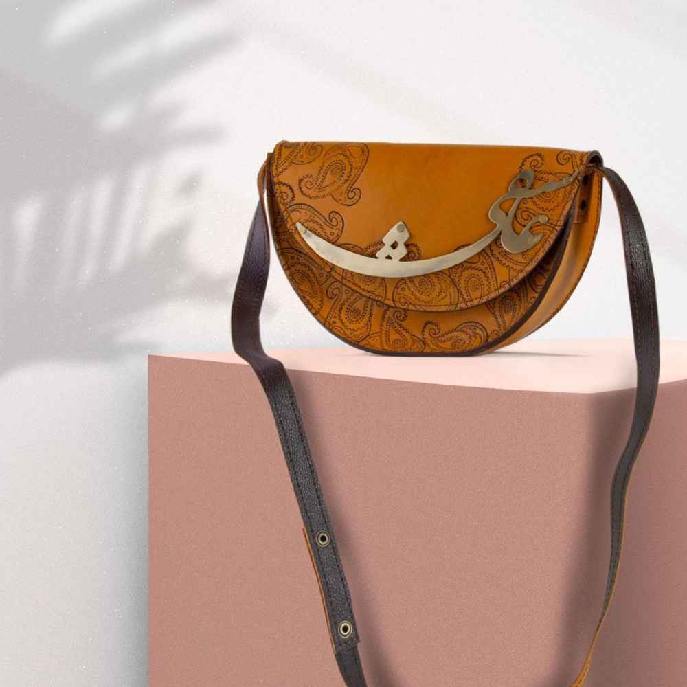 Main image of 奢华手工皮革斜挎单肩包 – 波斯 Asheghi 设计