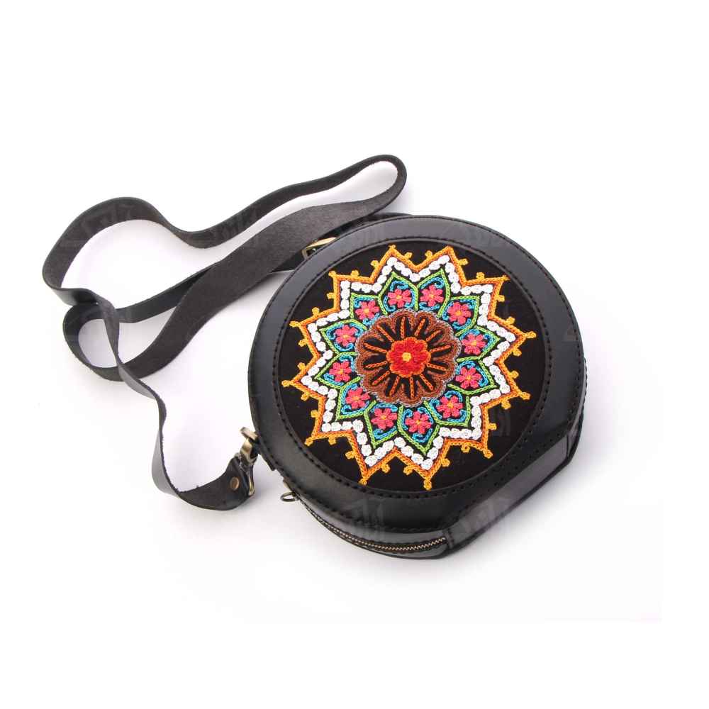 奢华波斯皮革斜挎单肩包 – Rashti Doozi 款