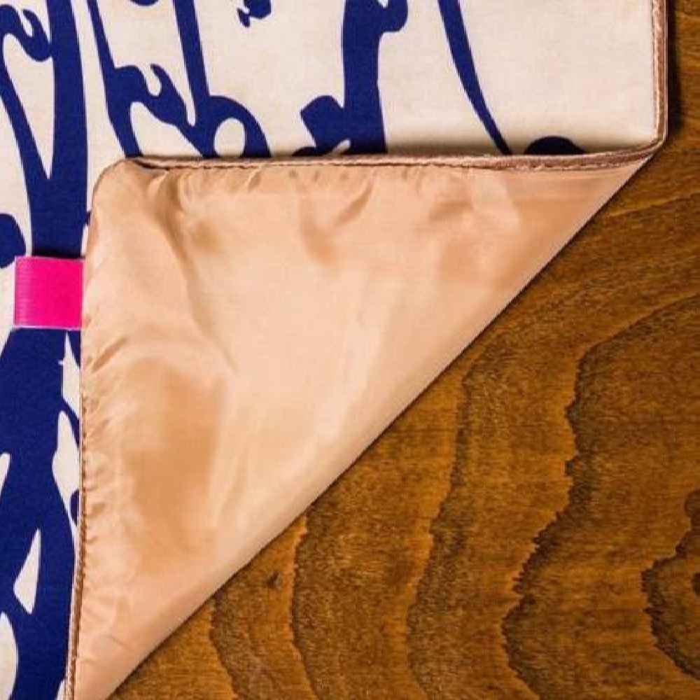 波斯米色丝绒桌旗 —— Nastaliq 款