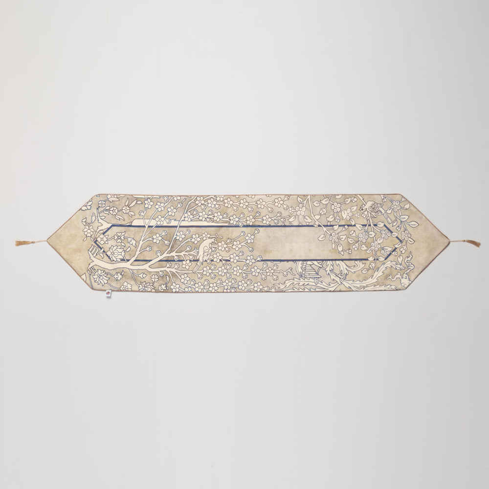 Main image of 波斯典雅白色丝绒桌旗 —— Sima 款