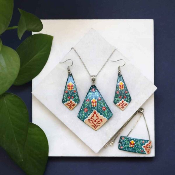 波斯珐琅珠宝套装 款式：Victoria