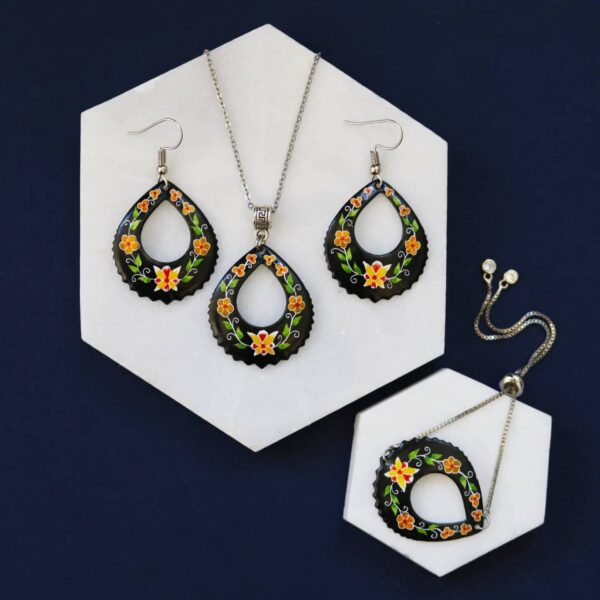 波斯珐琅珠宝套装 款式：Mahfar