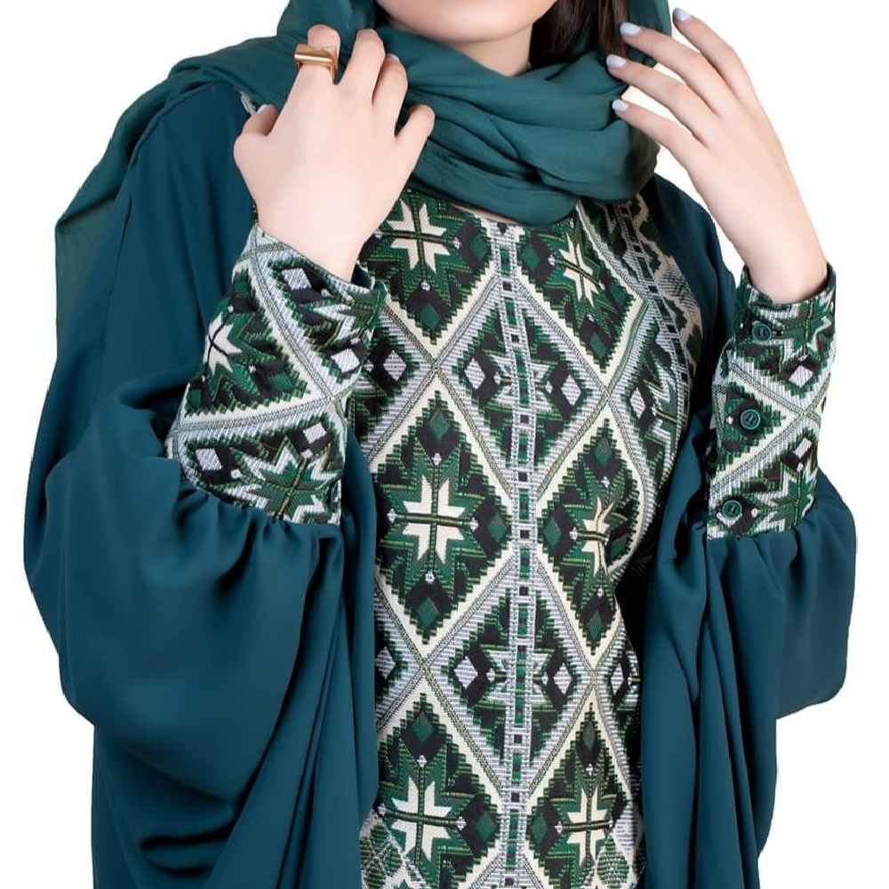 优雅蝴蝶阿巴亚女装 — 波斯风格，前开式设计