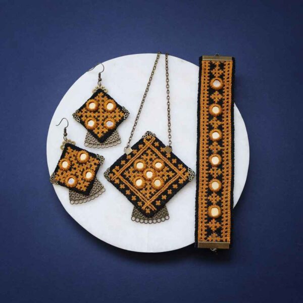 波斯刺绣项链、手链与耳环套装 款式：Ayneh Kari