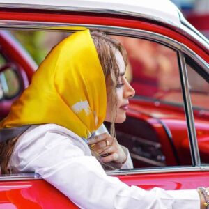 女士丝质迷你围巾 – 艺术印花豪华鲜艳 Azadi 款