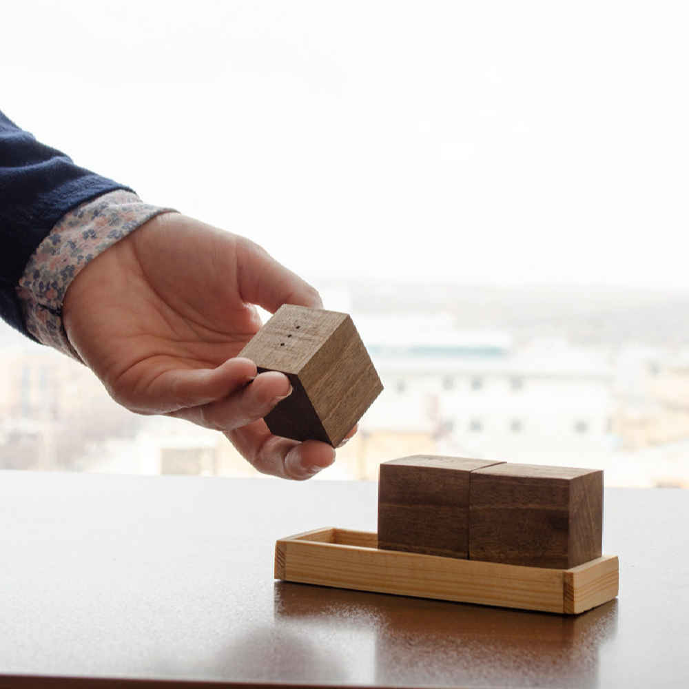 木质盐和胡椒调味罐套装 – Vania