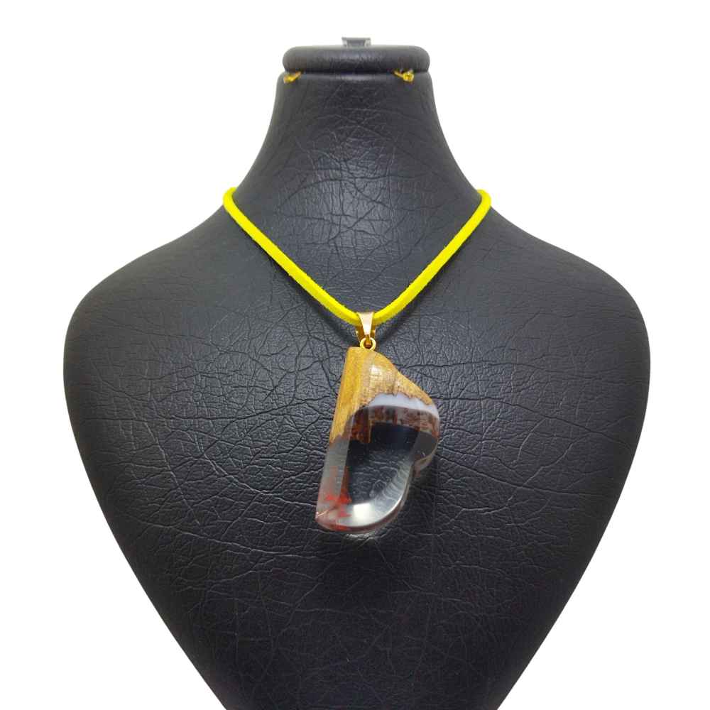 Main image of 木与树脂项链 手工艺术 大胆风格 Leili